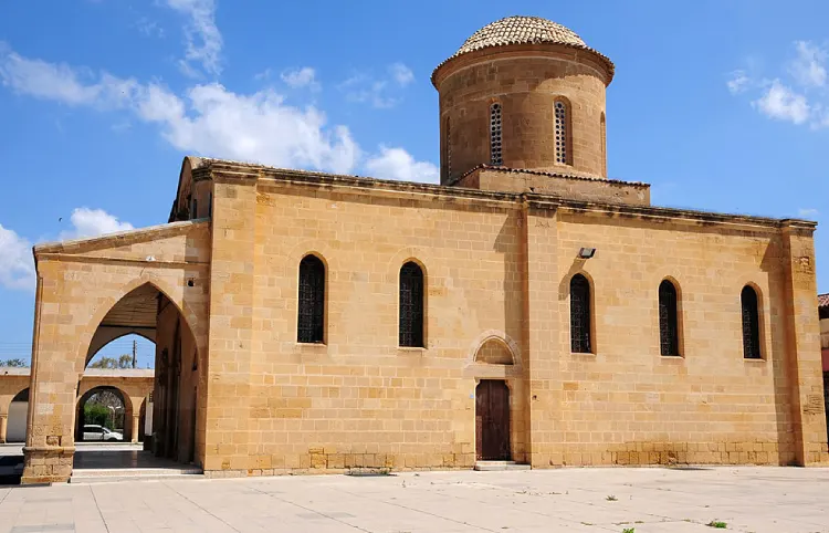 כנסיית ומנזר סנט מאמאס